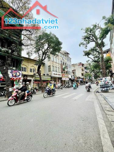 BÁN NHÀ MẶT PHỐ HÀNG CÓT. HOÀN KIẾM. 50M2 5 TẦNG MT 13M GIÁ 51 TỶ- VỊ TRÍ ĐẮC ĐỊA - LÔ