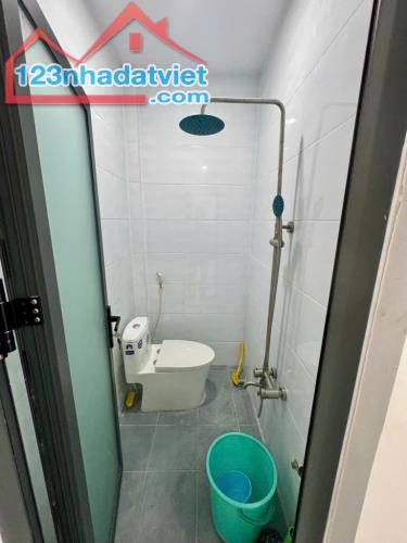 Bán nhà duy nhất 01 căn tại Tân Thới Nhất, Quận 12, diện tích gần 30m2, dọn vào ở ngay chỉ - 2