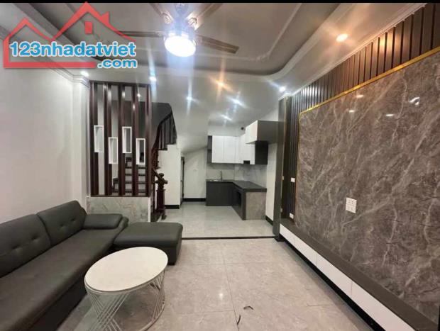 SIÊU GẤP: NHÀ 5 TẦNG, THANG MÁY, 2 MẶT NGÕ, SỔ ĐỎ 43M PHỐ TRẦN KHÁT TRÂN, Ô TÔ CÁCH 10M - 1