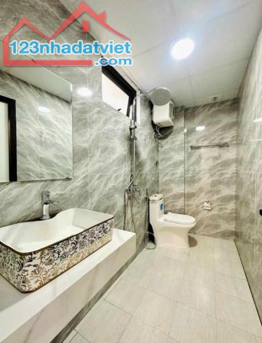SIÊU GẤP: NHÀ 5 TẦNG, THANG MÁY, 2 MẶT NGÕ, SỔ ĐỎ 43M PHỐ TRẦN KHÁT TRÂN, Ô TÔ CÁCH 10M - 4