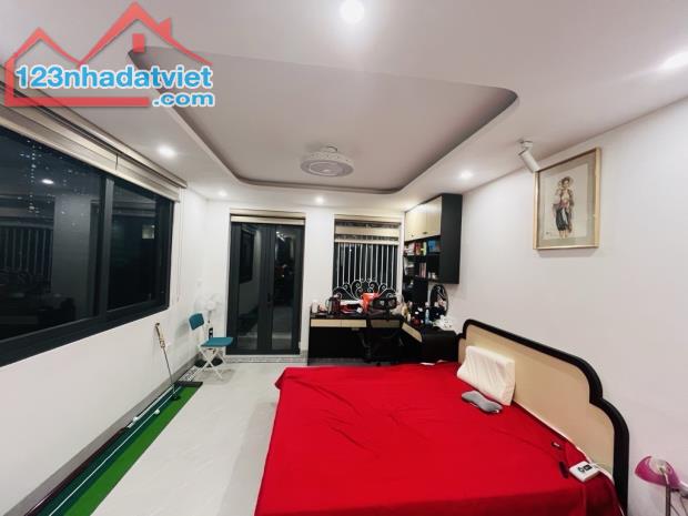 🏡 BÁN NHÀ ĐẸP KIM GIANG – 50M² – 5 TẦNG – 25M RA Ô TÔ TRÁNH– GIÁ 7.5 TỶ - 3