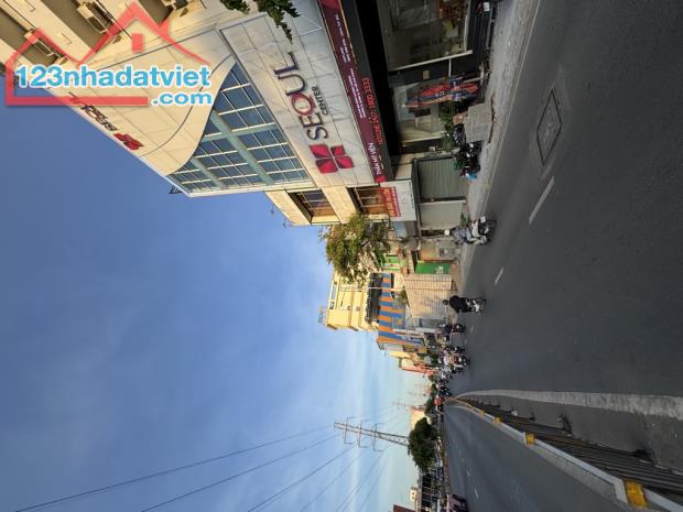 MTKD 6 TẦNG Q6 - KHÔNG CÓ CĂN THỨ 2 SO SÁNH TRONG PHÂN KHÚC - NGAY VÒNG XOAY PHÚ LÂM