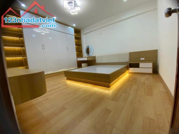TẬP THỂ TẦNG 2 BÁCH KHOA – TẠ QUANG BỬU  , 80M2, 2 NGỦ RỘNG, Ô TÔ ĐỖ NGAY CHÂN CẦU THANG. - 2