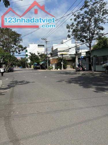 Bán đất tặng nhà cũ mặt tiền đường Phùng Hưng, Phước Long Nha Trang dt 104m2 Giá 7 tỷ 950 - 1