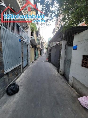 Bán nhà 72m², đường Cách Mạng Tháng Tám, Q.10, 2 tầng, 7,x tỷ