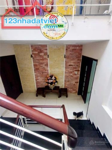 Bán nhà 72m², đường Cách Mạng Tháng Tám, Q.10, 2 tầng, 7,x tỷ - 3