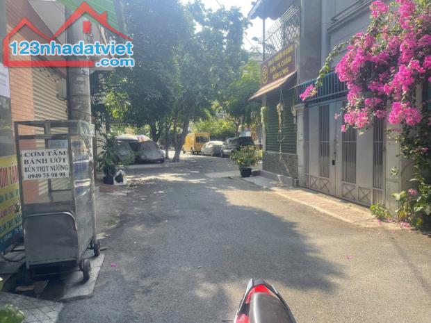 HIẾM: GÓC 2 MT HẺM Ô TÔ VƯỜN LÀI - PHÚ THỌ HOÀ CỰC ĐẸP - 1 ĐỜI CHỦ XƯA NAY - TIỆN XÂY MỚI