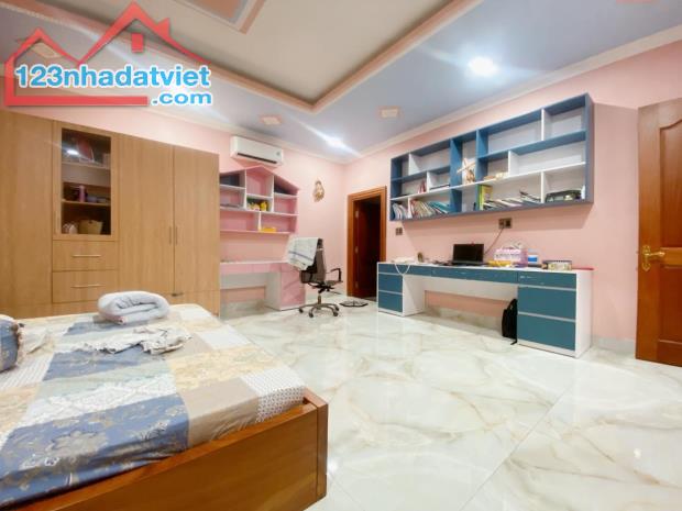 NHÀ ĐẸP, HẺM THÔNG RỘNG, NỘI THẤT XỊN XÒ, GẦN NÚT GIAO GÒ DƯA, 12X18, CHỈ 35 TỶ. - 2