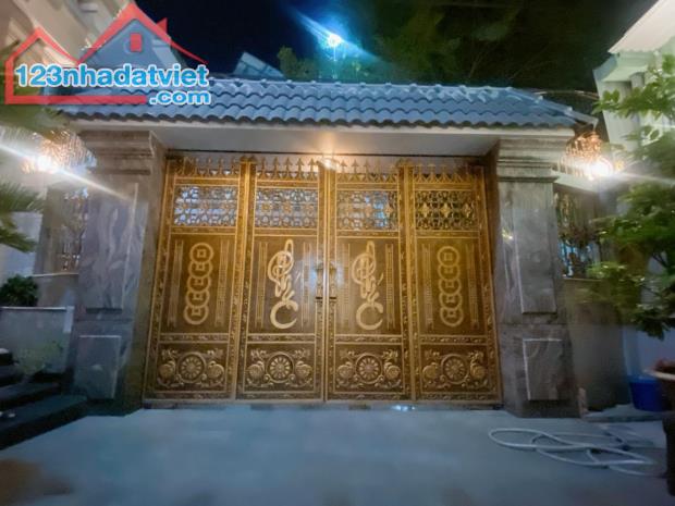 NHÀ ĐẸP, HẺM THÔNG RỘNG, NỘI THẤT XỊN XÒ, GẦN NÚT GIAO GÒ DƯA, 12X18, CHỈ 35 TỶ. - 4