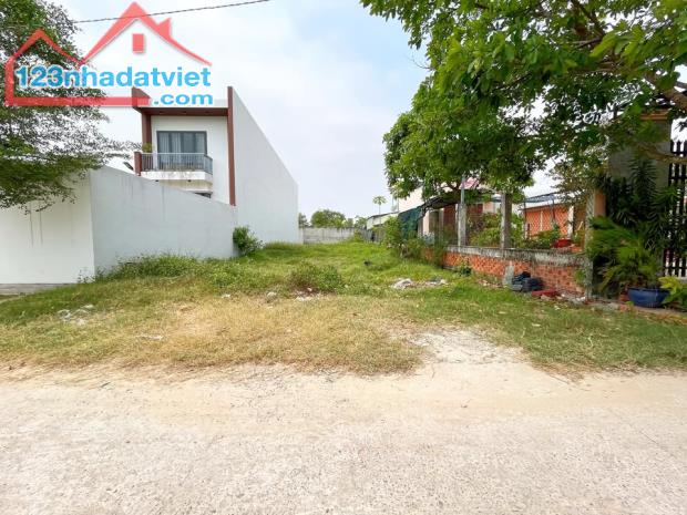 CHỦ CẦN TIỀN BÁN GẤP 500M2 - KẾ BÊN VINHOMES HẬU NGHĨA - GIÁ ĐẦU TƯ - 2