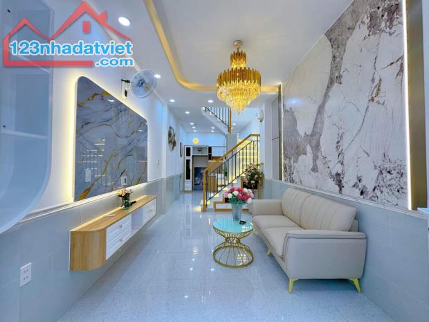 Cần tiền bán gấp căn nhà Đường Phổ Quang, P.2, Quận Tân Bình. Giá chỉ 2tỷ650 còn thương lư - 2