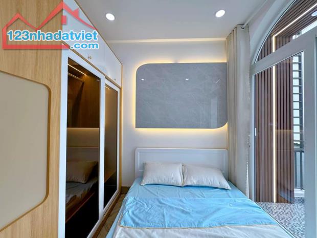 Cần tiền bán gấp căn nhà Đường Phổ Quang, P.2, Quận Tân Bình. Giá chỉ 2tỷ650 còn thương lư - 3