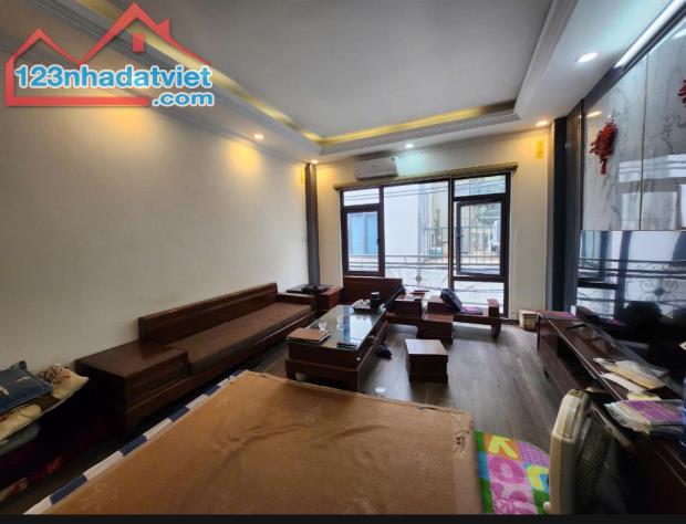 Cần bán nhà trung tâm HM - 69m2x5 tầng - THANG MÁY - dân xây chắc chắn , ô tô vào tận nhà