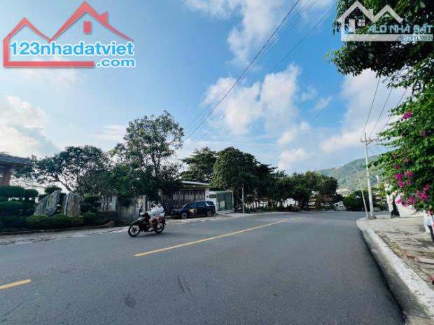 BÁN BIỆT THỰ BIỂN TRẦN PHÚ THÍCH HỢP NGHĨ DƯỠNG TRỰC DIỆN BIỂN DT 366M2 - 2
