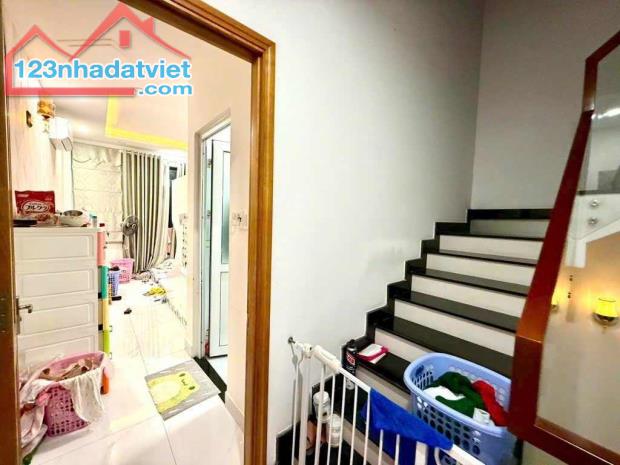 GẤP! Bán Nhà 5 Tầng, Hẻm Nhựa 10m, Thới An 16, Quận12-66m2-Gần Chợ, UBND-Giá Tốt Chỉ 6.6Tỷ - 3