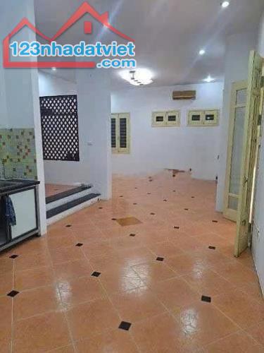 Cho thuê nhà nguyên căn ở Đê La Thành, Ba Đình 90m x 5T giá 25 triệu, ô tô đỗ cửa - 1