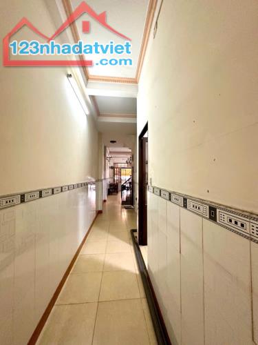 Bán Nhà C4 TTN01,Q12 – 230m² - 3.2 Tỷ - Xe Hơi Ngủ Trong Nhà - 1