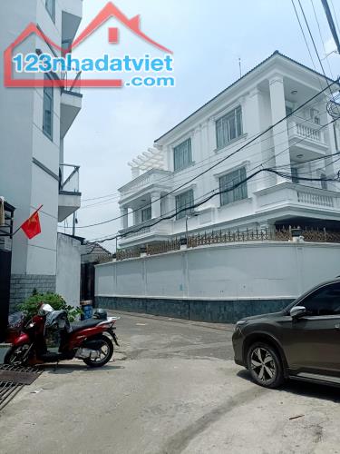 BÁN NHÀ 3 TẦNG Ô TÔ ĐỖ CỬA - LINH XUÂN - LÀNG ĐẠI HỌC - 60M2 - NGANG 6M - 5,3 TỶ