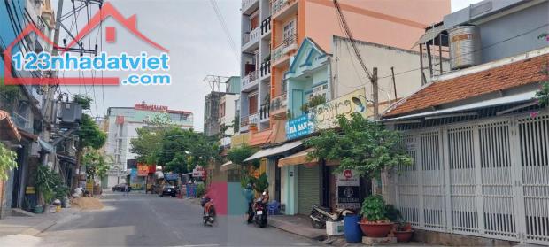 BÁN NHÀ MẶT TIỀN ĐƯỜNG 16M HUỲNH THỊ HAI QUẬN 12 - NHÀ CẤP 4, HƠN 115M2, NGANG GẦN 7M,