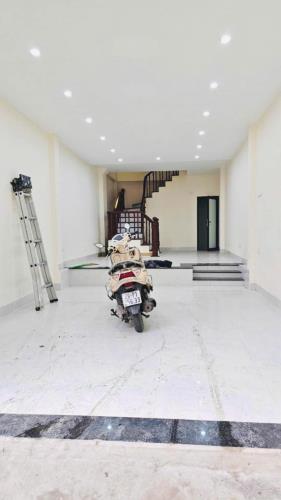 Ô TÔ VÀO NHÀ PHỐ TRỊNH ĐÌNH CỬU, ĐỊNH CÔNG, HM 50M 5T - 1