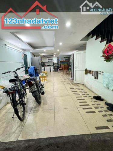 Bán nhà  Nguyễn Công Hoan, Ba Đình - Nhà phân lô - ngõ ô tô đỗ cửa - 42m x 5T, 16 tỷ - 2