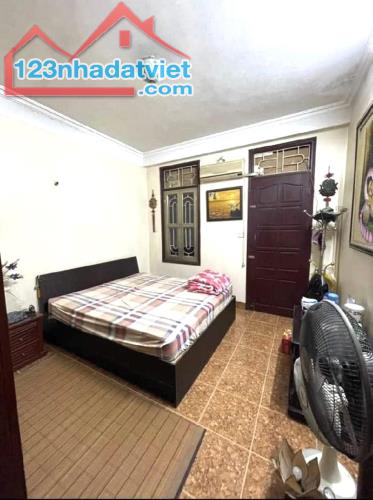 BÁN NHÀ GẦN PHỐ NGUYỄN CHÍ THANH – ĐỐNG ĐA, PHÂN LÔ Ô TÔ ĐỖ CỬA, NHÀ 4 TẦNG ĐẸP Ở NGAY. - 3