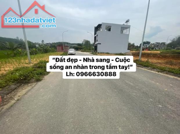 Lô góc 2 mặt tiền đât phân lô thôn 4 Lưỡng Vượng 225m2