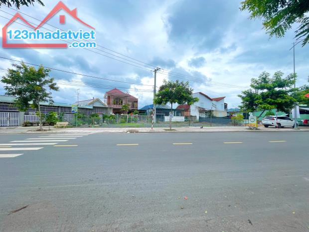 Bán đất 241m2 mặt tiền Nguyễn Trãi, Diên Khánh