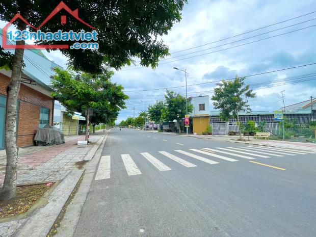 Bán đất 241m2 mặt tiền Nguyễn Trãi, Diên Khánh - 2