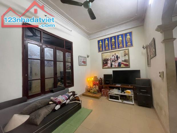 Bán nhà Xuân Đỉnh Bắc từ liêm diện tích 65m x 4 tầng.Mặt tiền siêu khủng 8m. GÍA 15,8 TỈ - 3
