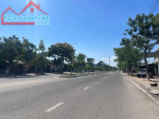 BÁN NHÀ CẤP 4 – 2 MẶT TIỀN ĐƯỜNG YÊN NINH, TP. PHAN RANG
 • Diện tích: 140m² (10×14m) – - 2