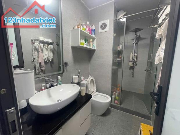 Nhà Giải Phóng, Phân Lô 2 thoáng. Ôtô vào nhà. DT 55m2 thực tế. 5 tầng. MT 4.2m. 15.2 tỷ - 3