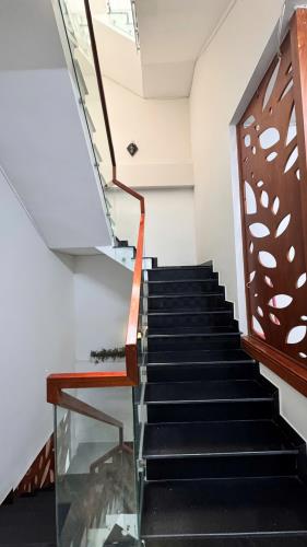 Bán nhà 4 tầng MT đường Nguyễn Xí (gần đoạn Phùng Hưng) , DT 100m2 giá 7ty2 thương lượng - 4