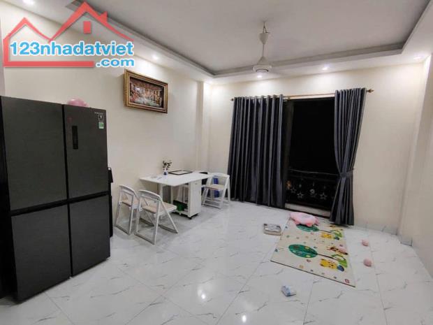 Bán nhà mặt trục chợ Đa Sĩ, kinh doanh cực tốt, DT35m2 5 tầng, ô tô chạy qua nhà giá 7.6tỷ - 3