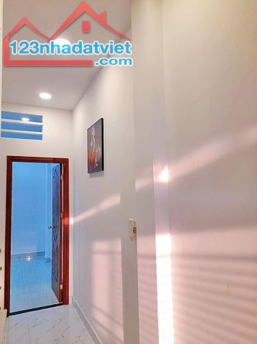 **Bán nhà p2, Tân Bình** hẻm Nguyễn Trọng Tuyển (4,3*10) 3 tầng - 6 tỷ