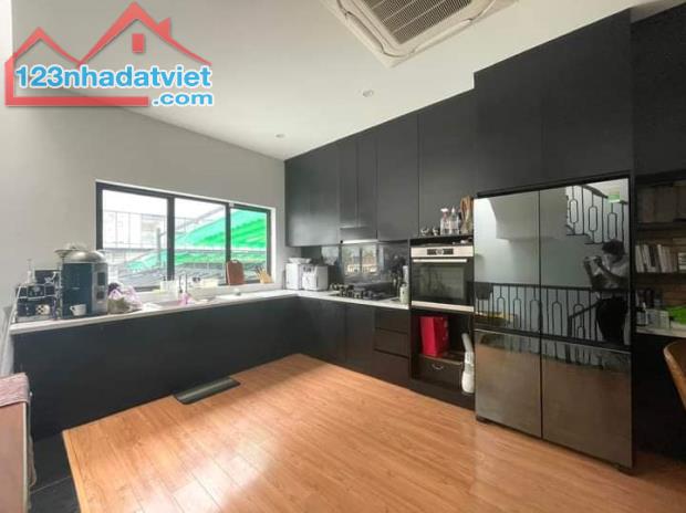 Hai mặt tiền Dương Bá Trạc ngang 6m bề thế xây dựng 7 tầng - 2