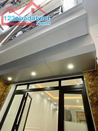 Nhà xây mới phố Pháo Đài Láng - 6 tầng - thang máy - thiết kế hiện đại - 1