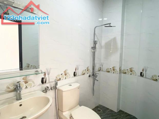 Nhà xây mới phố Pháo Đài Láng - 6 tầng - thang máy - thiết kế hiện đại - 2
