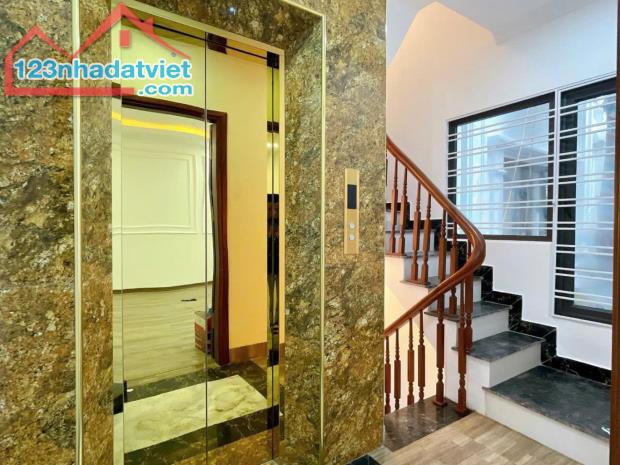 Nhà xây mới phố Pháo Đài Láng - 6 tầng - thang máy - thiết kế hiện đại - 4