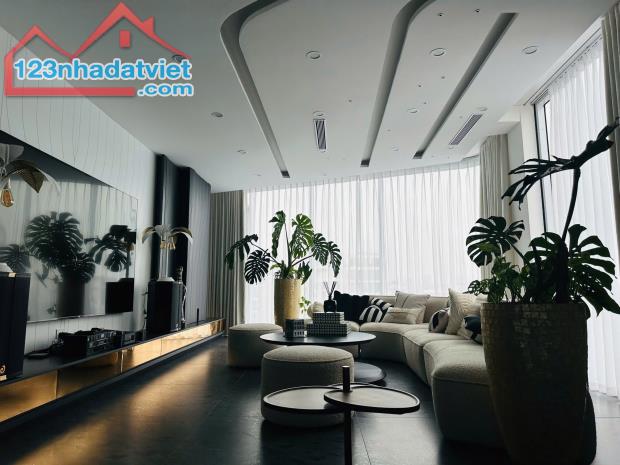 DUY NHẤT 1 CĂN SIÊU HIẾM BÁN NHÀ - LÝ NAM ĐẾ - LÔ GÓC - Ô TÔ ĐỖ CỬA VÀO NHÀ - KINH DOANH - 1