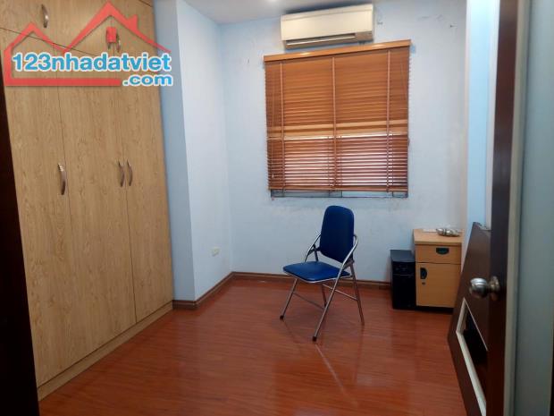 Bán nhà phố Chùa Bộc, ngõ rộng, 2 mặt thoáng, có sân rộng, 50m*5T - 4