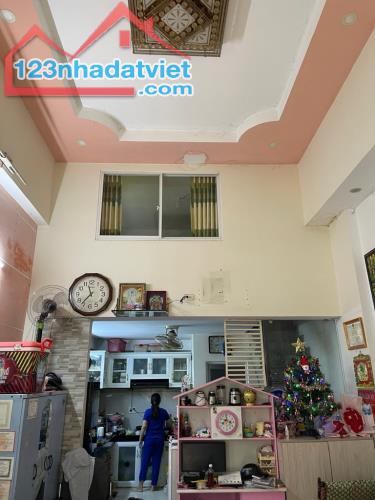 MUA 1 ĐƯỢC 3 CĂN LIỀN KỀ, TẠ QUANG BỬU TRUNG TÂM Q8 - HẺM XE HƠI – CÓ DÒNG TIỀN, 93M2 NỞ - 2