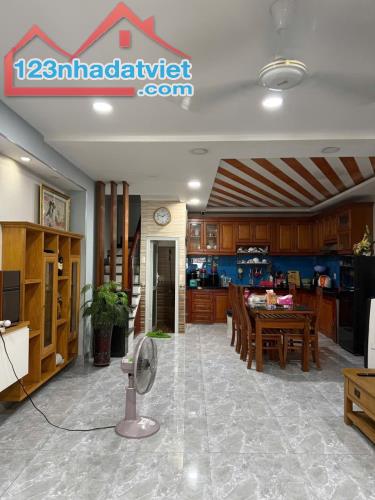 BÁN GẤP NHÀ MẶT TIỀN VÕ THỊ PHẢI, QUẬN 12– 4 TẦNG, 5Mx15M – KINH DOANH SẦM UẤT– CHỈ 6.2 TỶ - 1
