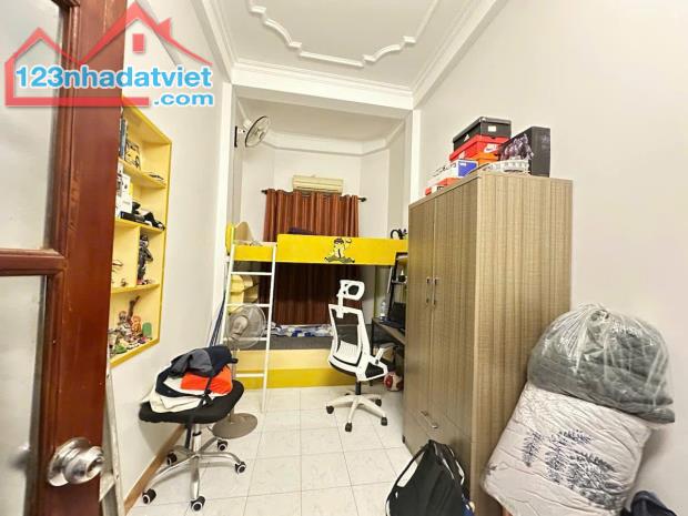 NHÀ ĐẸP CHÍNH KINH THANH XUÂN - Ô TÔ ĐỖ CỬA - DT44M2 GIÁ NHỈNH 10 TỶ - 2