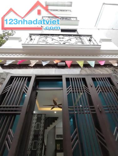 Nhà đẹp ngay Đại học TDTT,Ôtô đỗ cửa-5 tầng.Ở ngay.Phụng Châu-chương mỹ.nhỉnh 2.85 tỷ