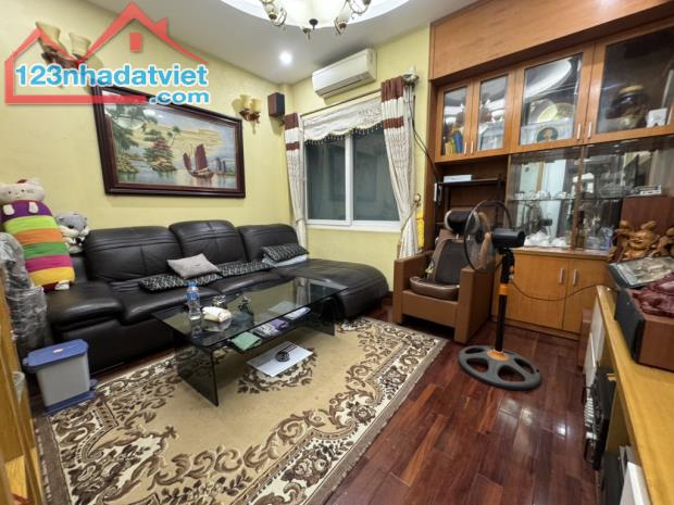 💥 Nhà Mễ Trì 52m - 9 tỷ, ô tô vài bước, dân xây, nhà mặt ngõ nông.