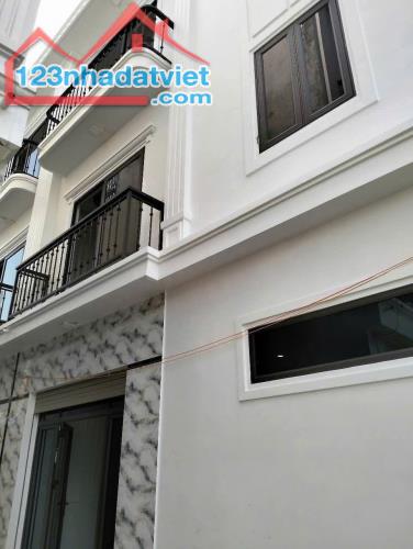 BÁN NHÀ 3 TẦNG CHỢ ĐÔNG LÃM - Ô TÔ ĐỖ CỬA - CÓ SÂN RIÊNG