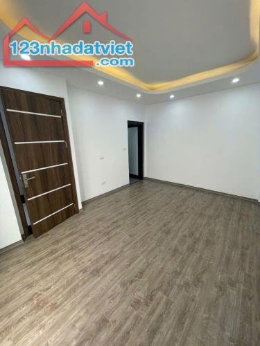BÁN NHANH NHÀ 5 tầng Hoàng Mai - Quận Hoàng Mai -  TIỆN ÍCH BẠT NGÀN - 3