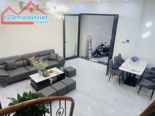 NHÀ HÒA BÌNH - MINH KHAI DT 56M2 - 5 TẦNG - GIÁ CHÀO : 9.8 TỶ