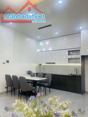NHÀ HÒA BÌNH - MINH KHAI DT 56M2 - 5 TẦNG - GIÁ CHÀO : 9.8 TỶ - 4